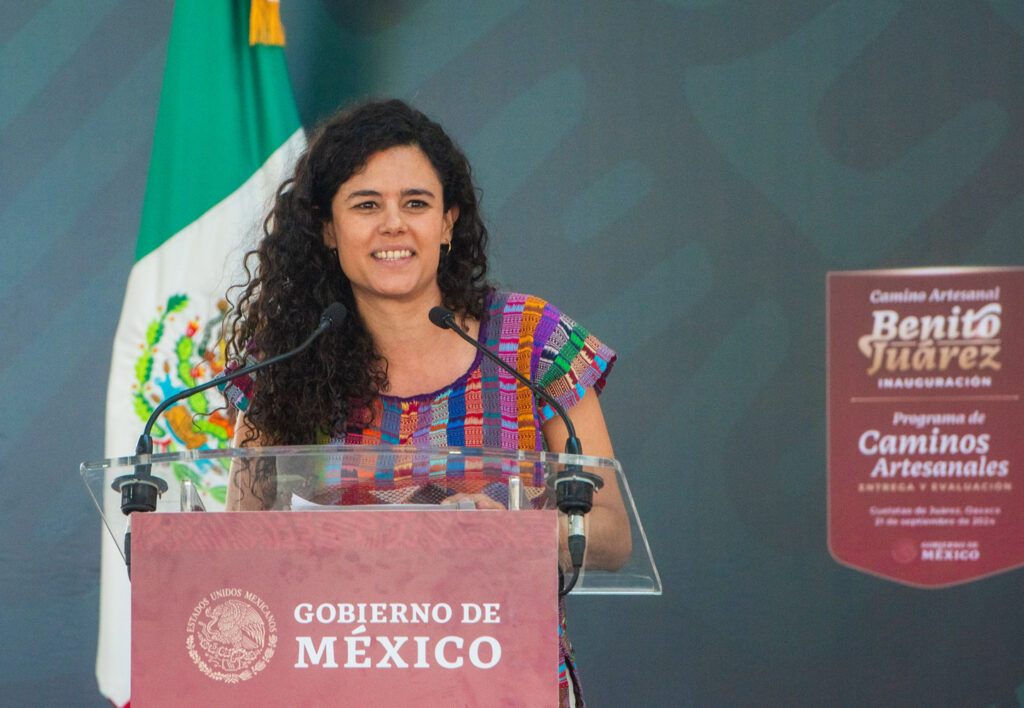 López Obrador inaugura el camino artesanal "Benito Juárez" en Oaxaca