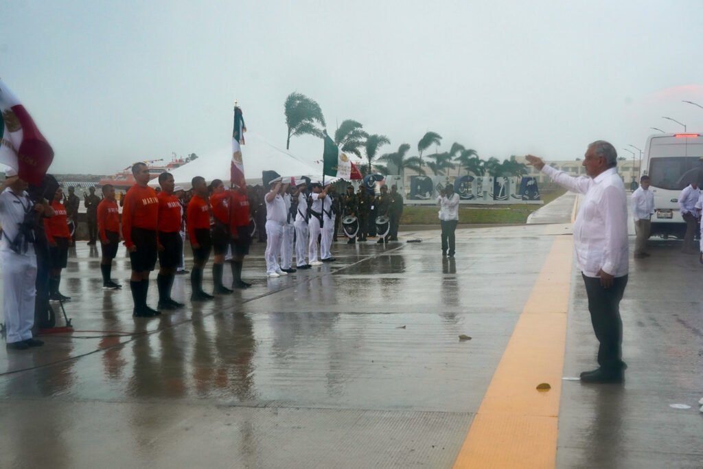 López Obrador inaugura el Sector Naval en Nayarit