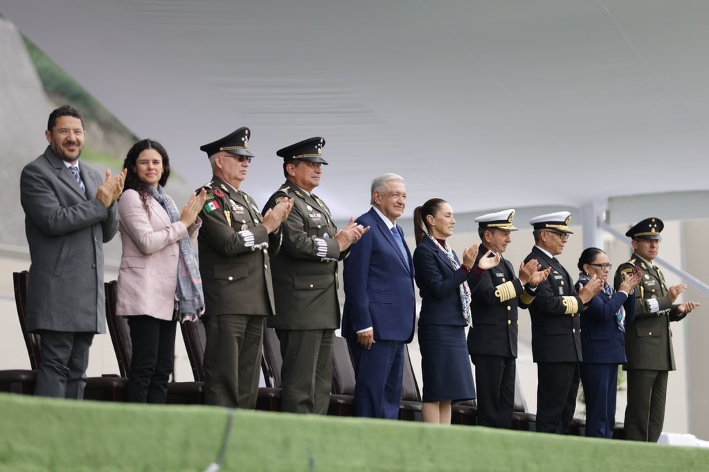 Martí Batres acompaña a AMLO y a Sheinbaum en visita a las Fuerzas Armadas