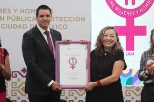 SEMUJERES Otorga al INFO CDMX el distintivo de igualdad entre mujeres y hombres