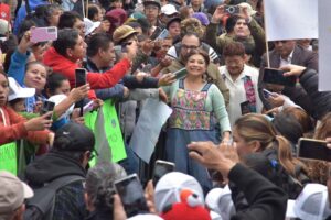 Clara Brugada se despide de San Miguel Teotongo