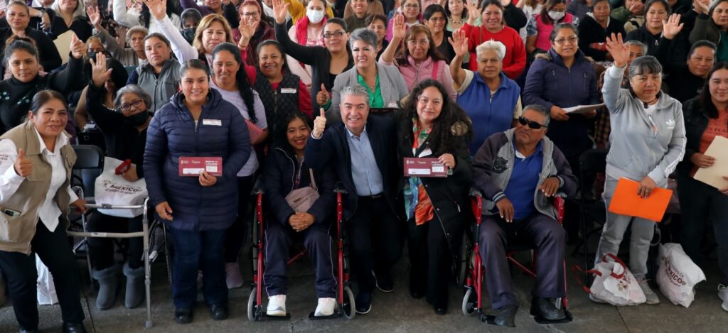 Entrega Gobierno Edoméx tarjetas Mujeres con Bienestar