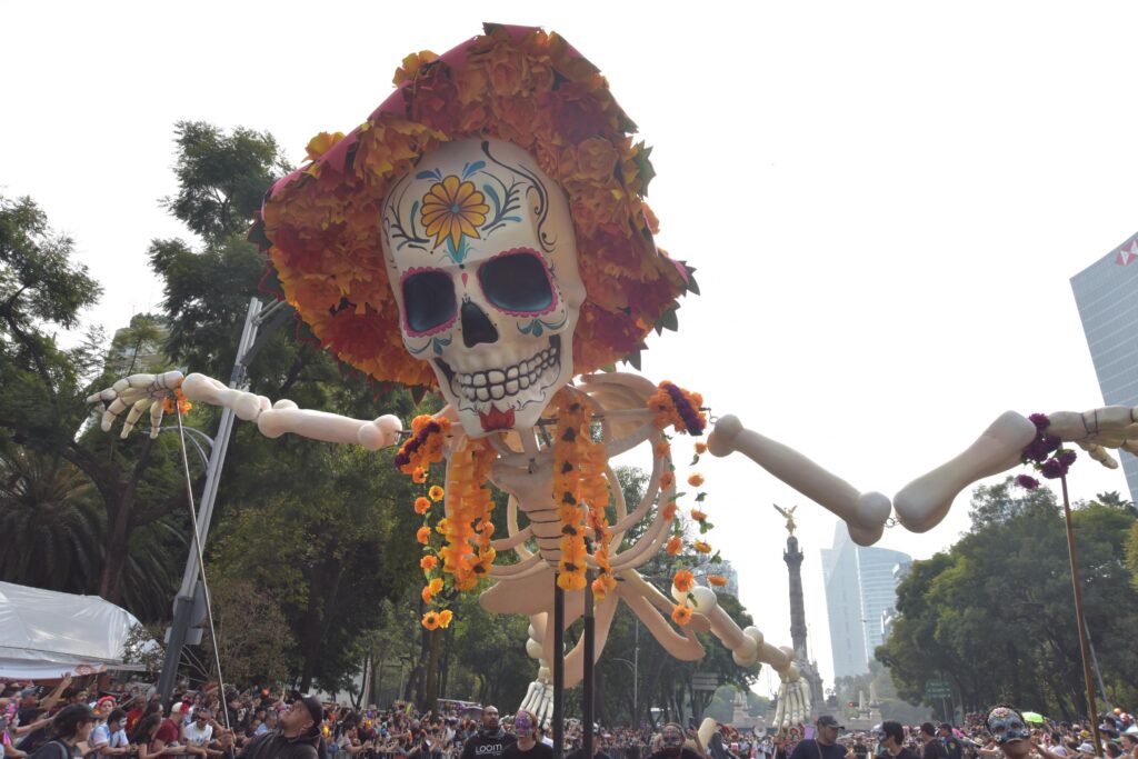 La CDMX celebra el Día de Muertos con un desfile monumental y lleno de tradición