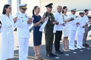 Sheinbaum conmemora el 199 aniversario de la Independencia en el mar