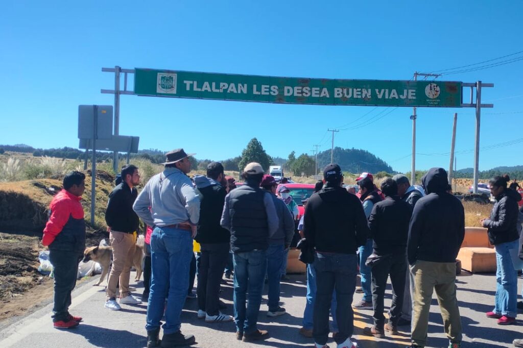 Vecinos de Parres El Guarda logran compromisos tras bloqueo por inundaciones