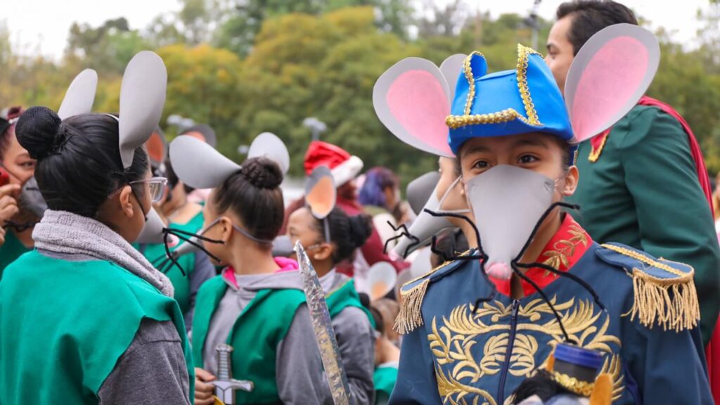 PILARES llevó “El Cascanueces” a la explanada del Palacio de Bellas Artes