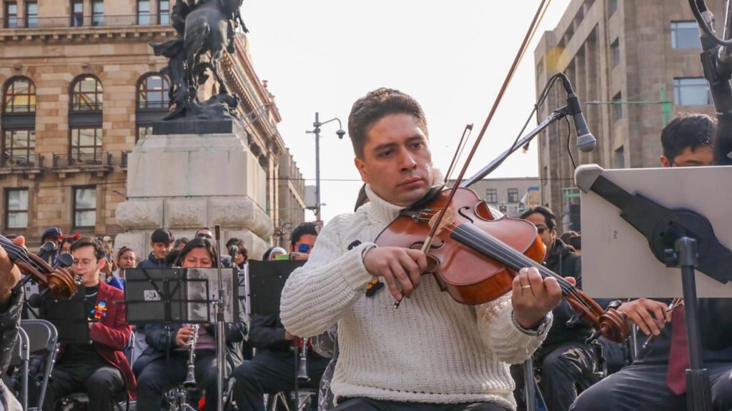 PILARES llevó “El Cascanueces” a la explanada del Palacio de Bellas Artes