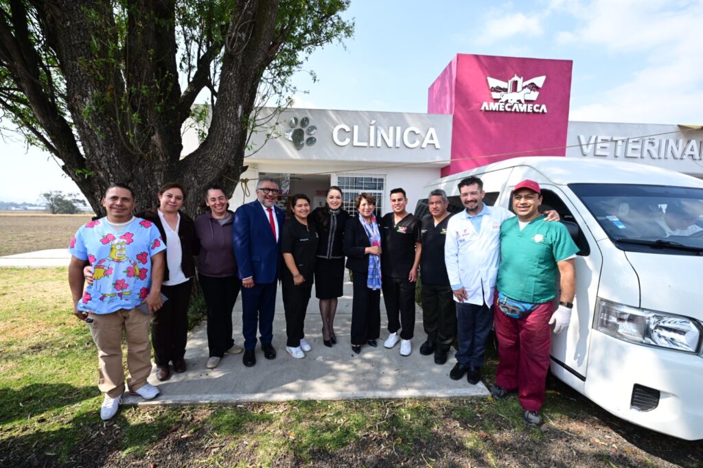 Delfina Gómez visita la Clínica Veterinaria de Amecameca