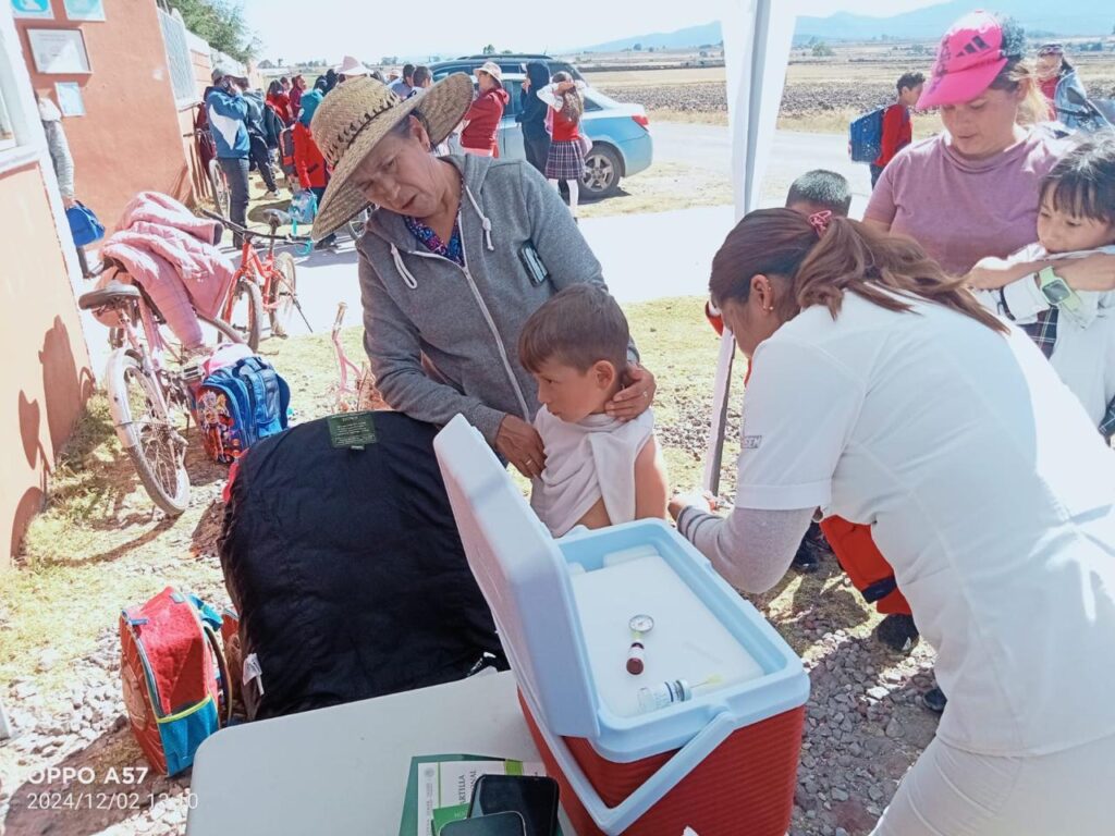 Intensifica Salud Edoméx campaña de vacunación en 500 comunidades alejadas