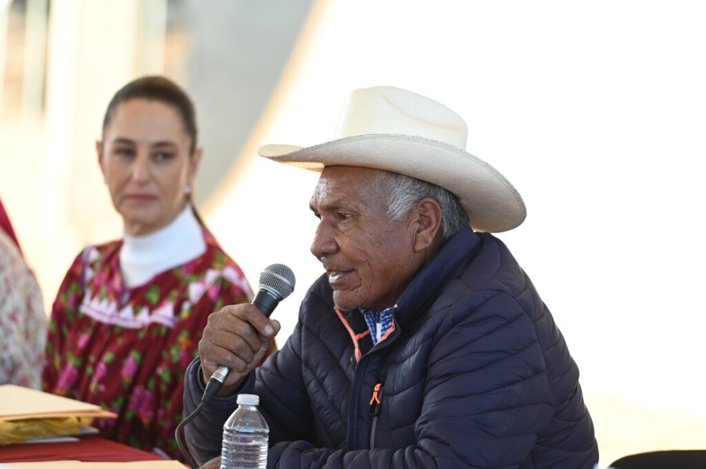 Sheinbaum restituye tierras a comunidades rarámuris de la Sierra Tarahumara