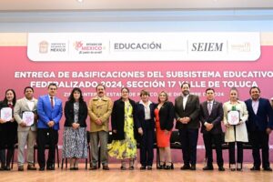 Delfina Gómez entrega más de 10 mil basificaciones al sector educativo