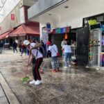 Comerciantes del Centro Histórico agradecen con limpieza tras romería decembrina 