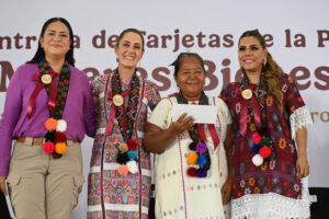 Sheinbaum entrega de tarjetas de la Pensión Mujeres Bienestar en Guerrero