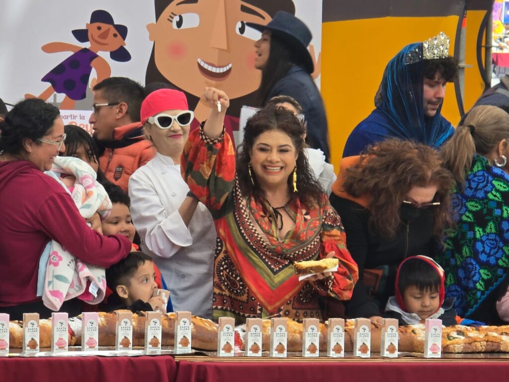 CDMX celebra el Día de Reyes con juguetes, cultura y una rosca monumental