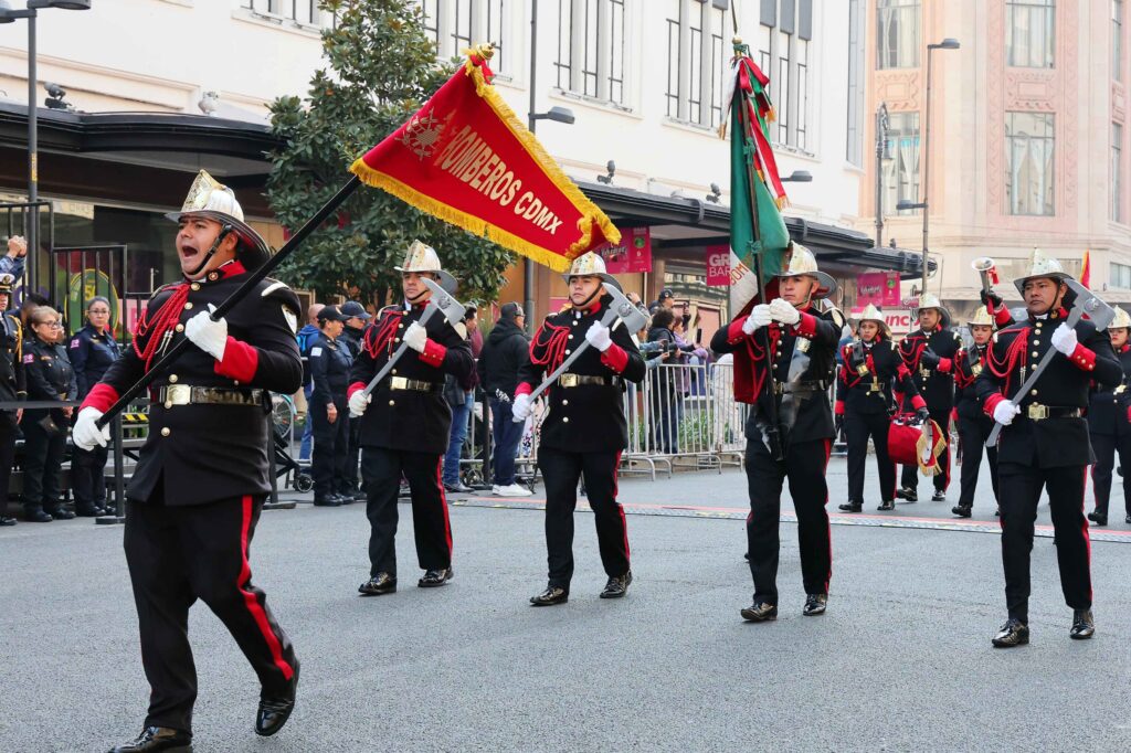 Celebra HCBCDMX su 169 aniversario con el primer Desfile de Bomberos