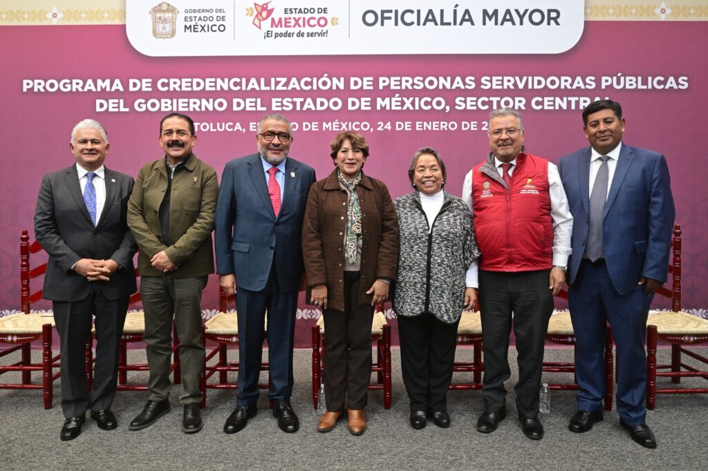 Inicia Delfina Gómez programa de credencialización de Servidores Públicos