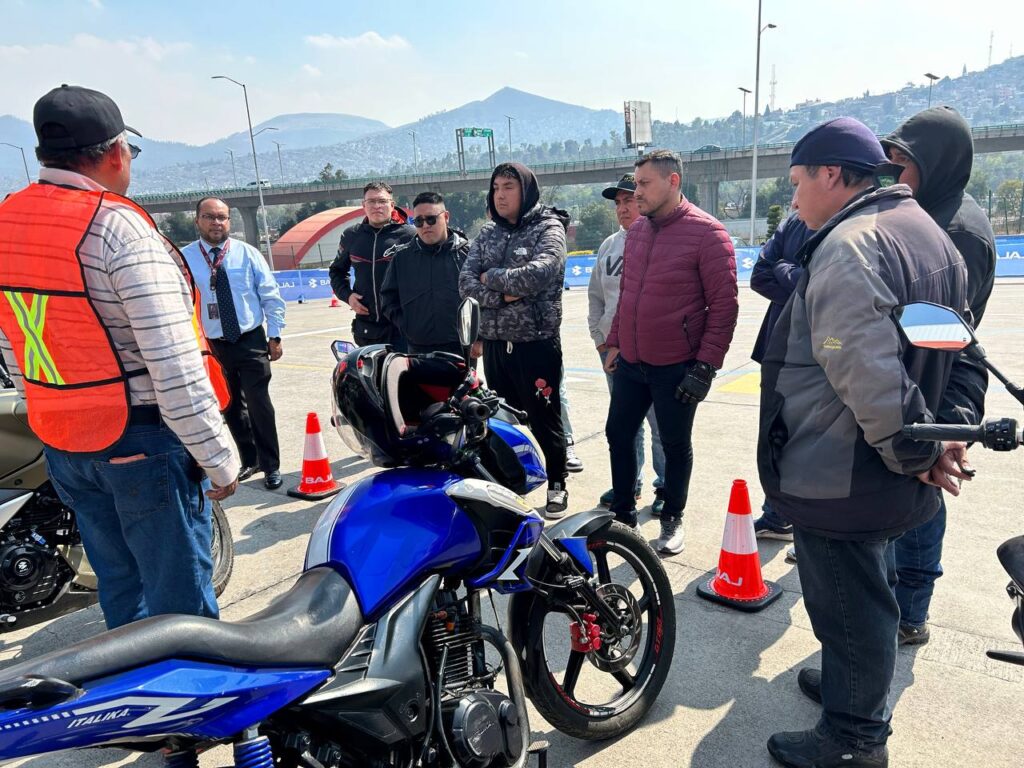 Certificación para motociclistas arranca en el Edoméx