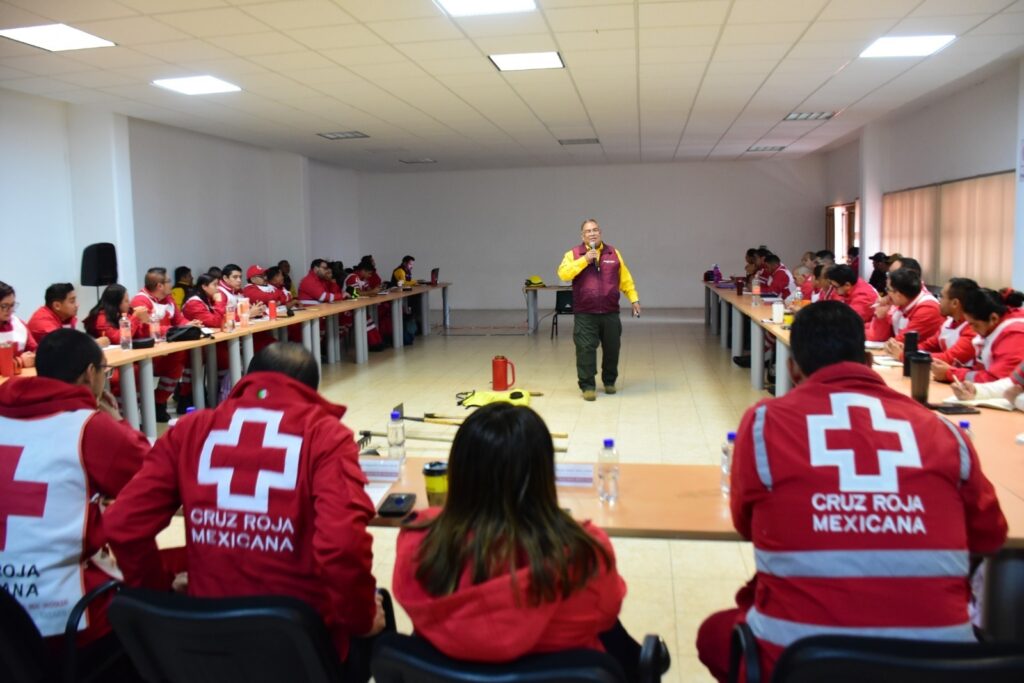 Cruz Roja recibe curso en manejo del fuego en el Estado de México