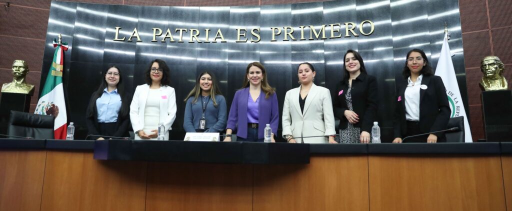 Científicas acuden al Senado para participar en “Esencia de Mujer en la Ciencia”