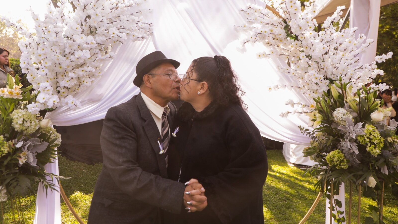 Ciudad de amor: 500 parejas celebran su unión en emotiva boda colectiva