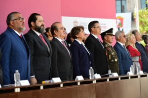 Delfina Gómez encabeza ceremonia del Día de la Bandera en el Estado de México