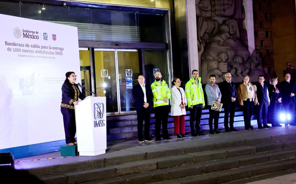 Banderazo de salida a mil ambulancias del IMSS: un paso hacia la equidad en salud