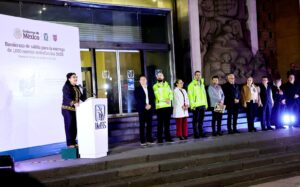 Banderazo de salida a mil ambulancias del IMSS: un paso hacia la equidad en salud