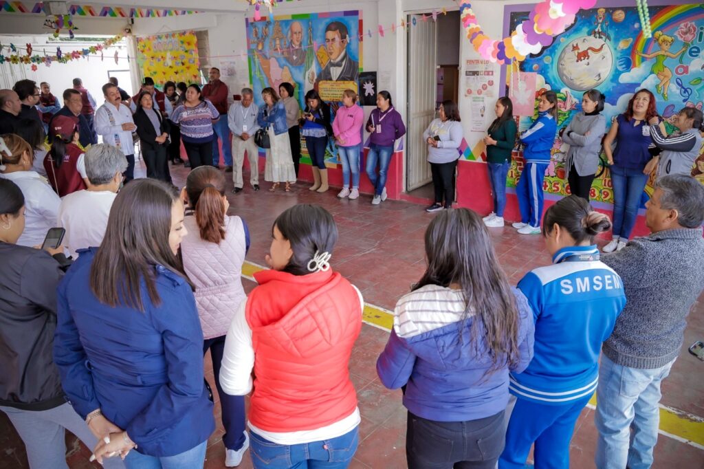 La SECTI lleva atención directa a escuelas del Edoméx