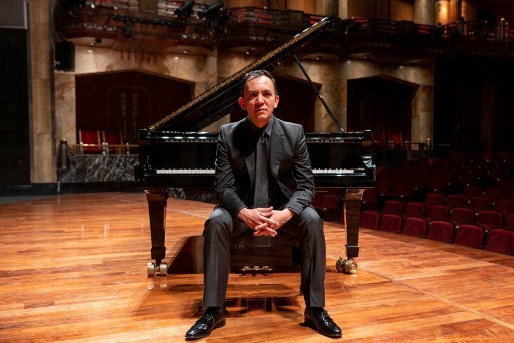 El contrabajo toma el protagonismo en Bellas Artes con un programa lleno de pasión