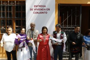 Clara Brugada entrega 52 viviendas en la Roma
