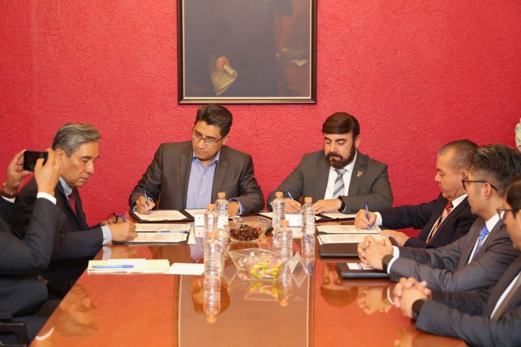 Firman convenio Imevis e IDP para regularización de vivienda en Edomex