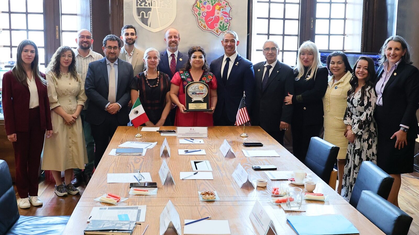 Brugada recibe a alcaldes de Texas en el marco del Consejo de Alcaldes sobre Migración