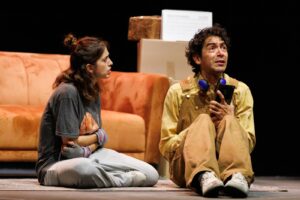 “Mil veces no”: una comedia apocalíptica y humana en el Teatro Orientación