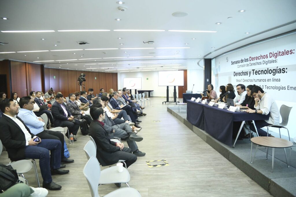 Debaten en el Senado futuro de los derechos digitales