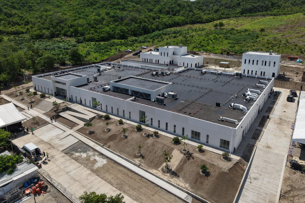 inauguración del Hospital Comunitario IMSS Bienestar de Maruata para agosto|