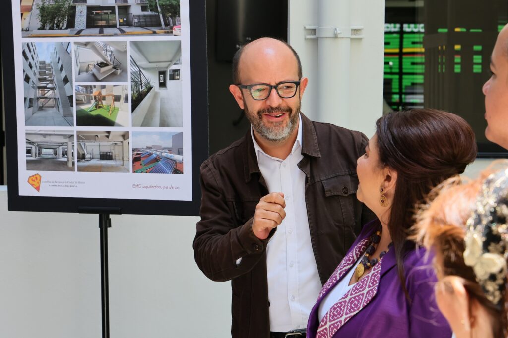 Clara Brugada entrega viviendas en la alcaldía Gustavo A. Madero