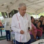 López Obrador reaparece, tras nueve meses, para votar en las elecciones judiciales