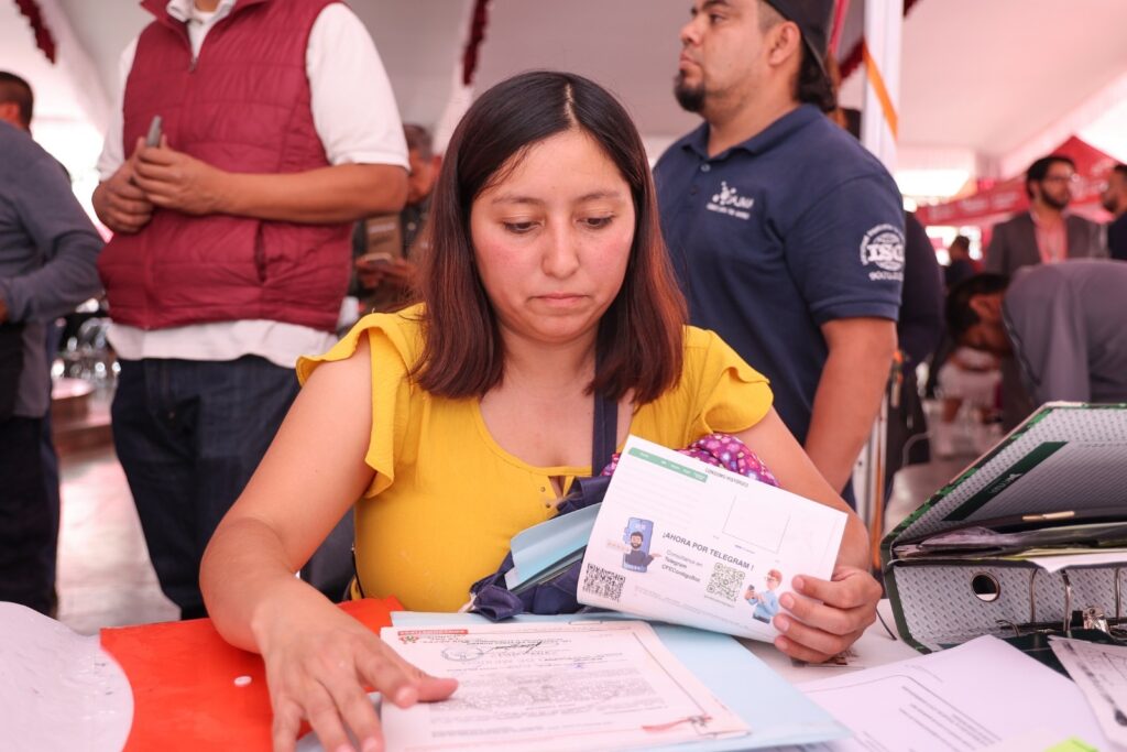 Caravanas Itinerantes benefician a miles de familias mexiquenses