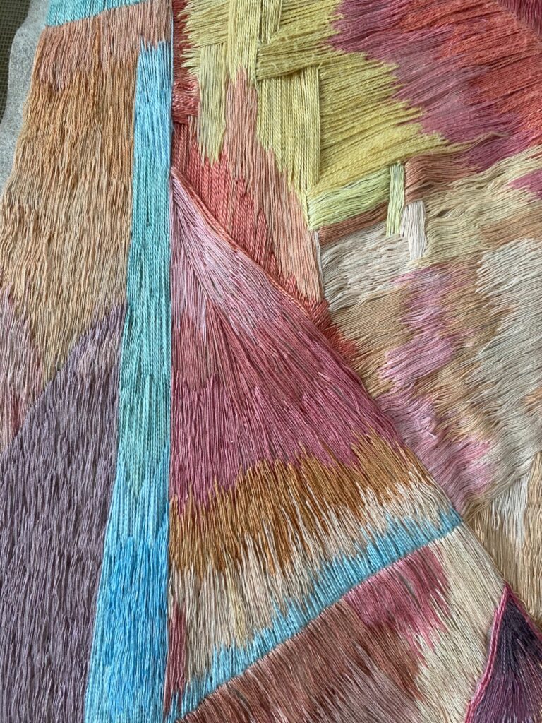 Espectros de Isa Carrillo transforma Bellas Artes con arte expandido y ancestral