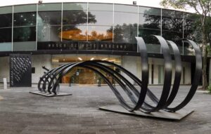 El arte se escucha en el Jardín Escultórico del MAM