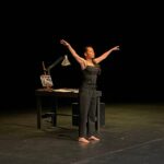Jennifer Moreno conmueve con su poesía, danza e identidad en movimiento