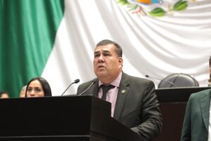 Proponen retirar residencia a extranjeros que incurran en discriminación contra mexicanos