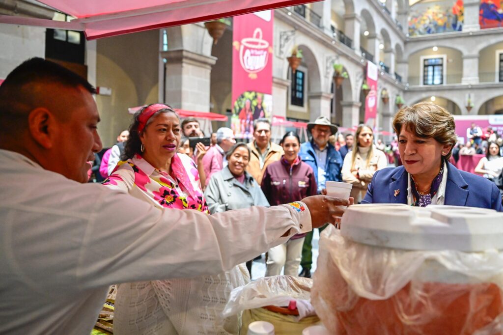 Delfina Gómez abre Palacio de Gobierno al campo mexiquense con “Mi Tianguis Colibrí”