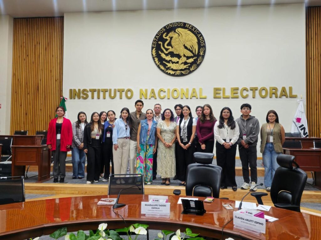 El INE fortalece vínculos con la juventud universitaria