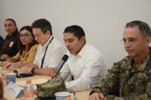 Dr. Eduardo López