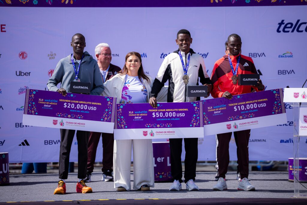Maratón Internacional de la CDMX rompe récord con 30 mil corredores
