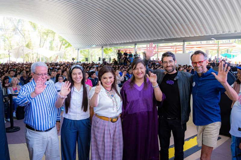 Clara Brugada impulsa la democratización tecnológica de la CDMX