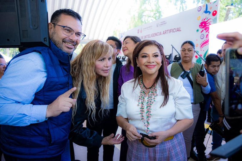 Clara Brugada impulsa la democratización tecnológica de la CDMX