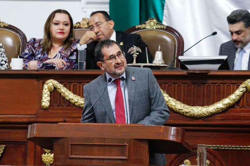 César Cravioto comparece por Glosa del Primer Informe de Clara Brugada