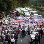 Transportistas anuncian bloqueos en carreteras de México durante el Mundial 2026